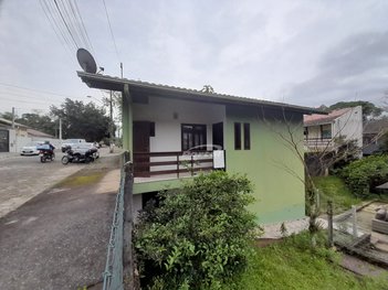 house em Rua Governador Jorge Lacerda, Velha Central - Blumenau - SC