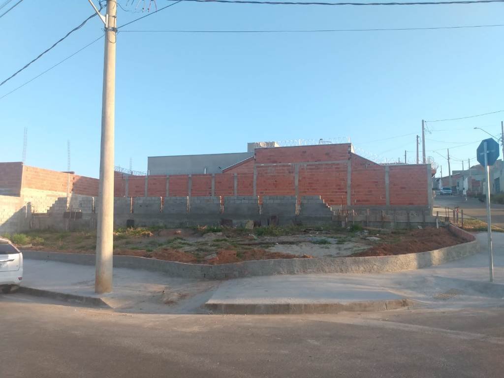 �TIMO TERRENO DE ESQUINA DE 214M� NO SETVILLE