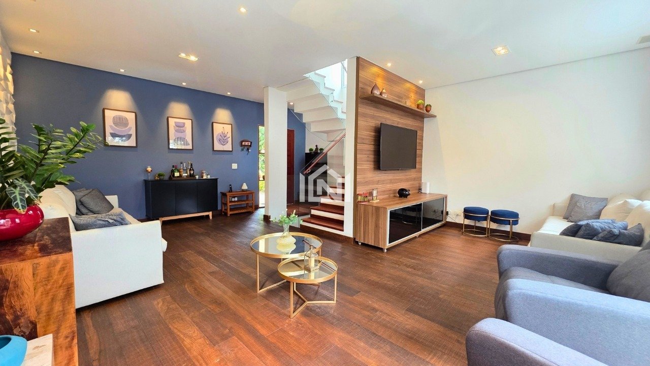 Casa a venda no condominio Quinta da Vila Real - Sala de televisao e sala de estar