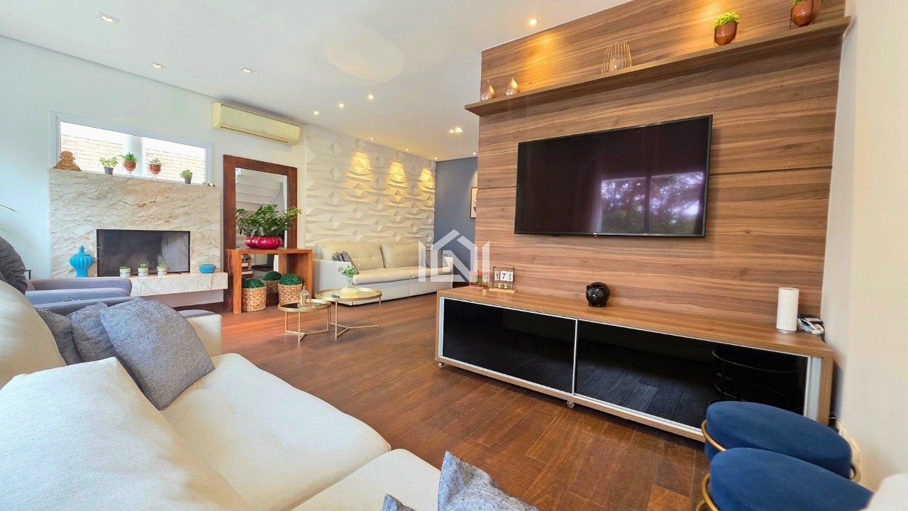 Casa a venda no condominio Quinta da Vila Real - Sala de televisao e sala de estar