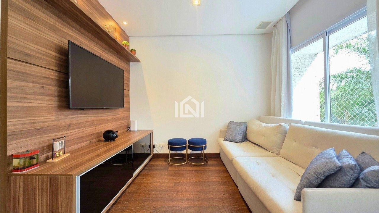 Casa a venda no condominio Quinta da Vila Real - Sala de televisao