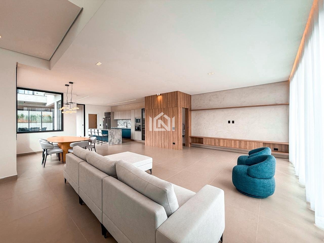 casa para locacao no condominio sao paulo ii - sala para 3 ambientes