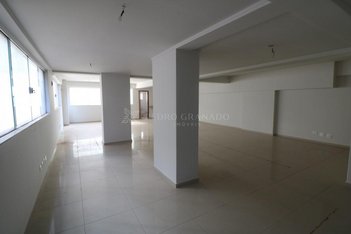 commercial_property em Avenida Advogado Horácio Raccanello Filho, Zona 07 - Maringá - PR