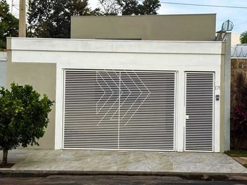 house em Rua Monsenhor Victor Ribeiro Mazzei, Jardim Aeroporto - Marília - SP