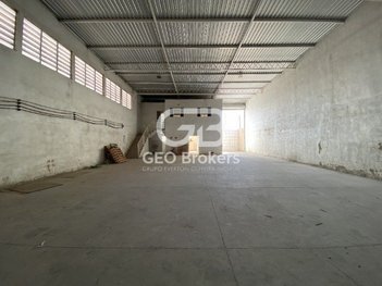 industrial em Paschoal de Oliveira Dias, Jardim Emília - Jacareí - SP