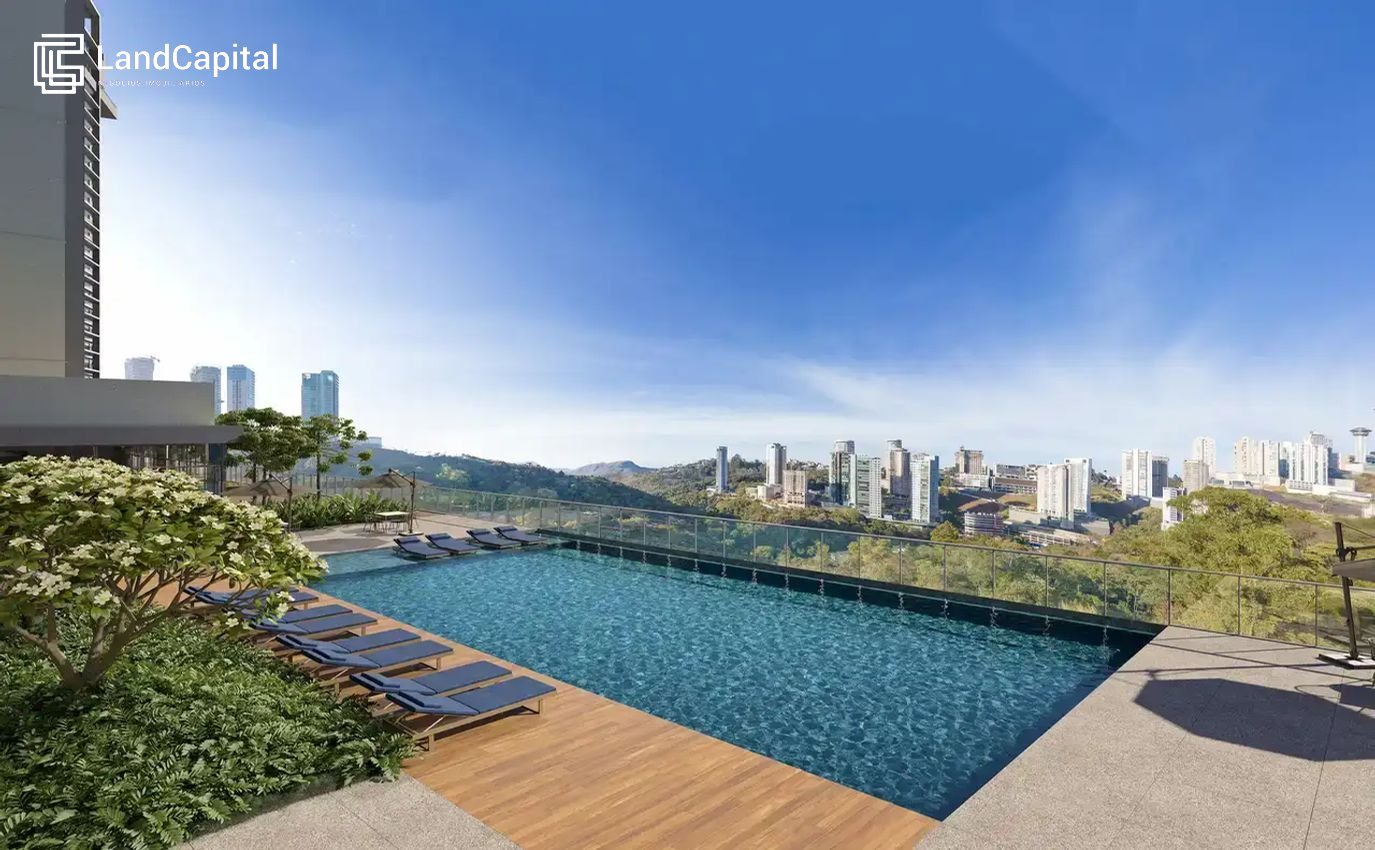 Piscina com deck