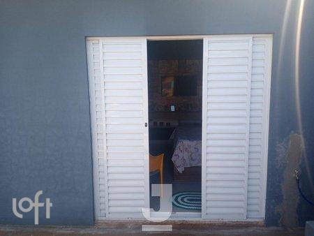 Rua Iziria Zaara Macena - facade01.jpg