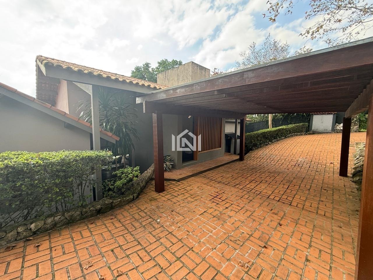 casa a venda no condominio sao fernando golf club - garagem
