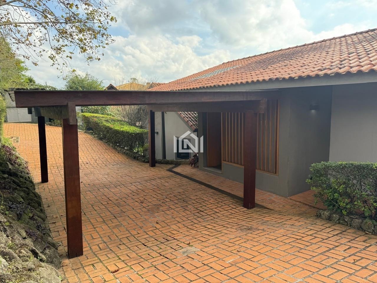 casa a venda no condominio sao fernando golf club - garagem