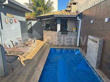 house em Rua Mata dos Pinhais, Granada - Uberlândia - MG