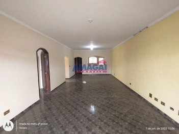 house em Rua Euclídes Prianti Chaves, Centro - Igaratá - SP