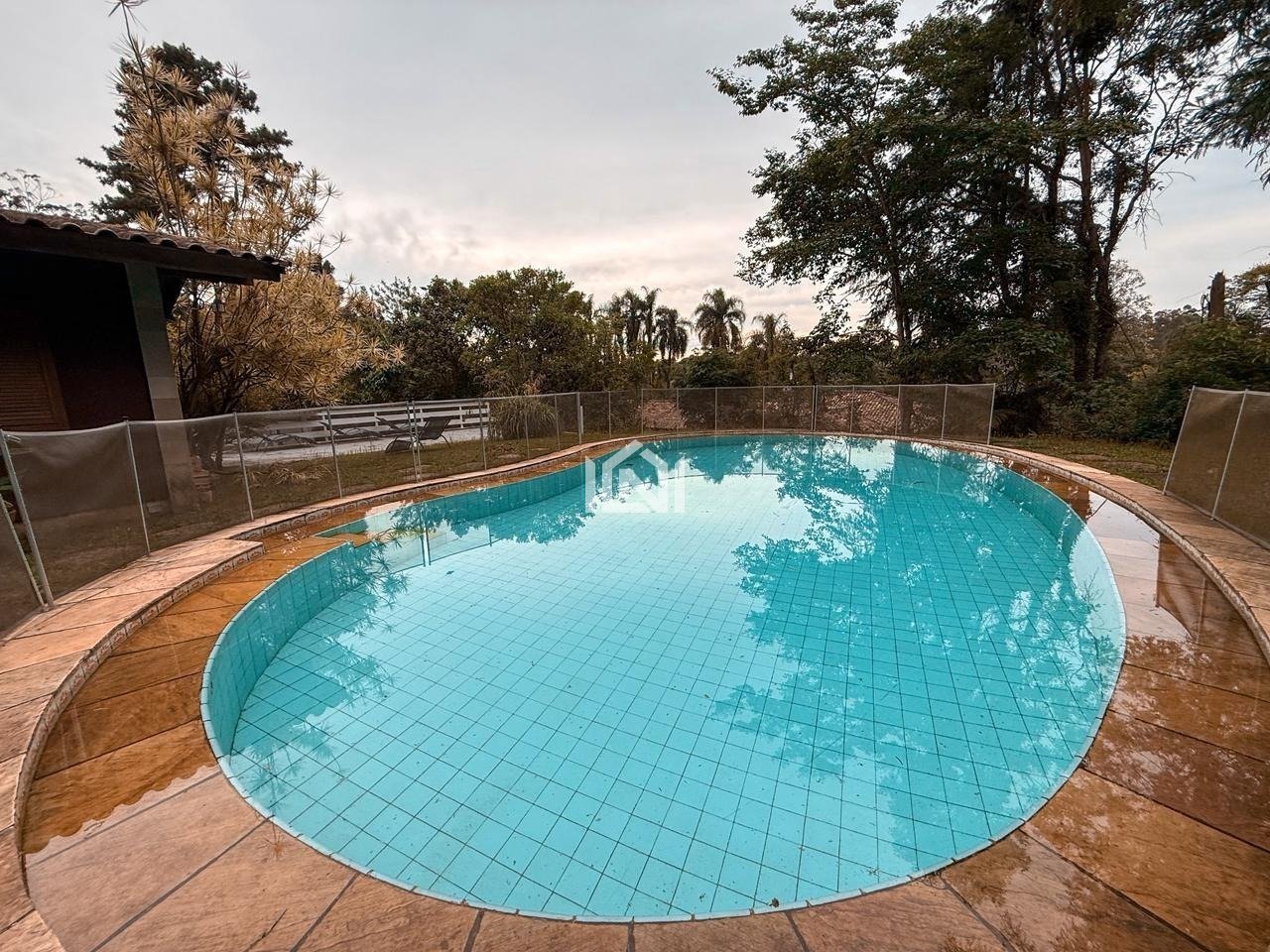casa a venda no miolo da granja viana - piscina