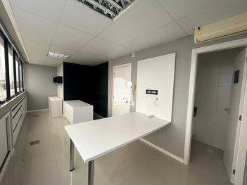 office em Doutor Heitor Blum, Estreito - Florianópolis - SC