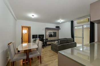 apartment em Rua Alferes Ângelo Sampaio, Água Verde - Curitiba - PR