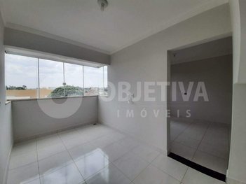 apartment em Rua Ordália Carneiro Oliveira, Presidente Roosevelt - Uberlândia - MG