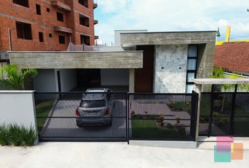 apartment em Rua das Violetas, Boa Vista - Joinville - SC