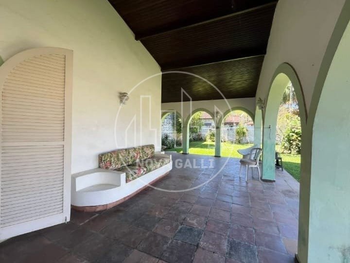 a0cd9215-8a46-4577-b7ea-843f89da1b32