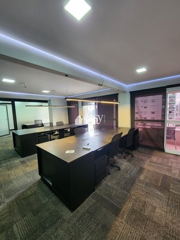 office em Rua Bacaetava, Vila Gertrudes - São Paulo - SP