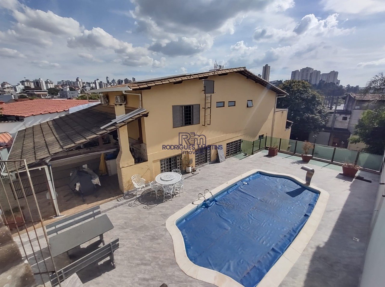Casa com 5 quartos — Caiçaras, Belo Horizonte