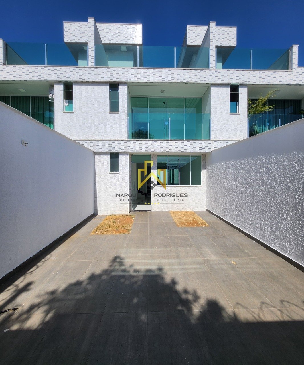 Casa com 3 quartos — Santa Amélia, Belo Horizonte