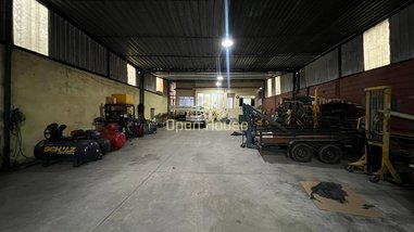 industrial em Avenida Dauro Peixoto Aragão, Três Poços - Volta Redonda - RJ