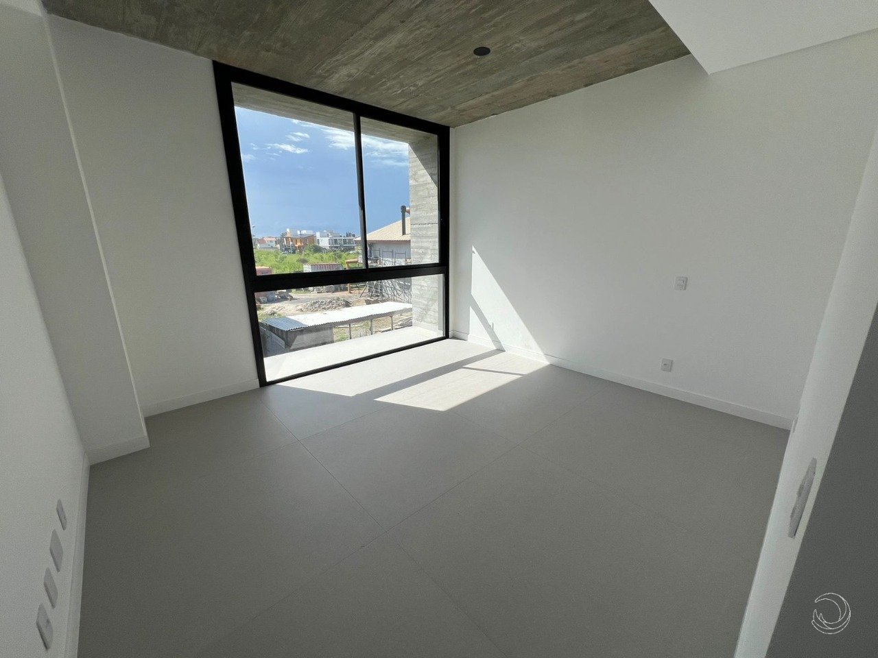 16 suite 3