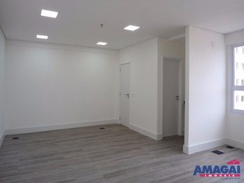 office em Doutor Pompilio Mercadante, Centro - Jacareí - SP