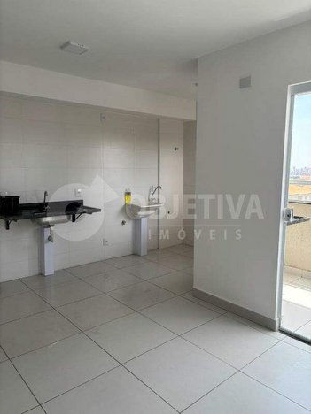 apartment em Rua Nicolau Alves de Brito, Laranjeiras - Uberlândia - MG