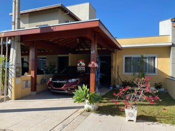 house em Rua Madressilva, Loteamento Residencial e Comercial Araguaia - Pindamonhangaba - SP