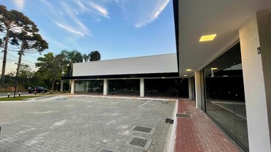 business em Rua Padre Ladislau Kula, Santo Inácio - Curitiba - PR
