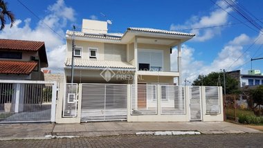 house em Rua Acre, Centro - Guaíba - RS