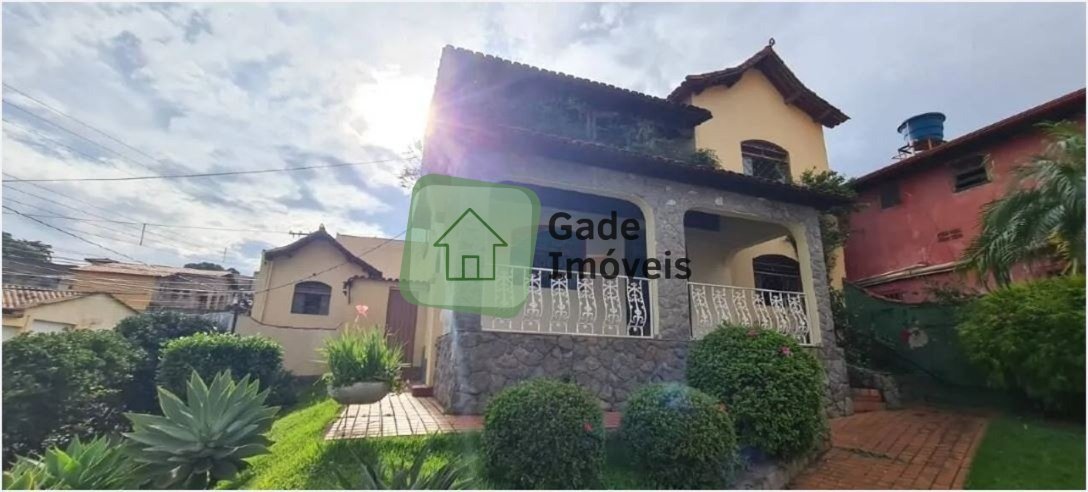 Casa com 4 quartos — Palmeiras, Belo Horizonte