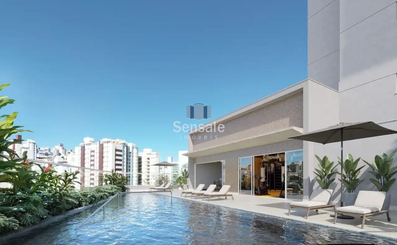 Piscina com deck