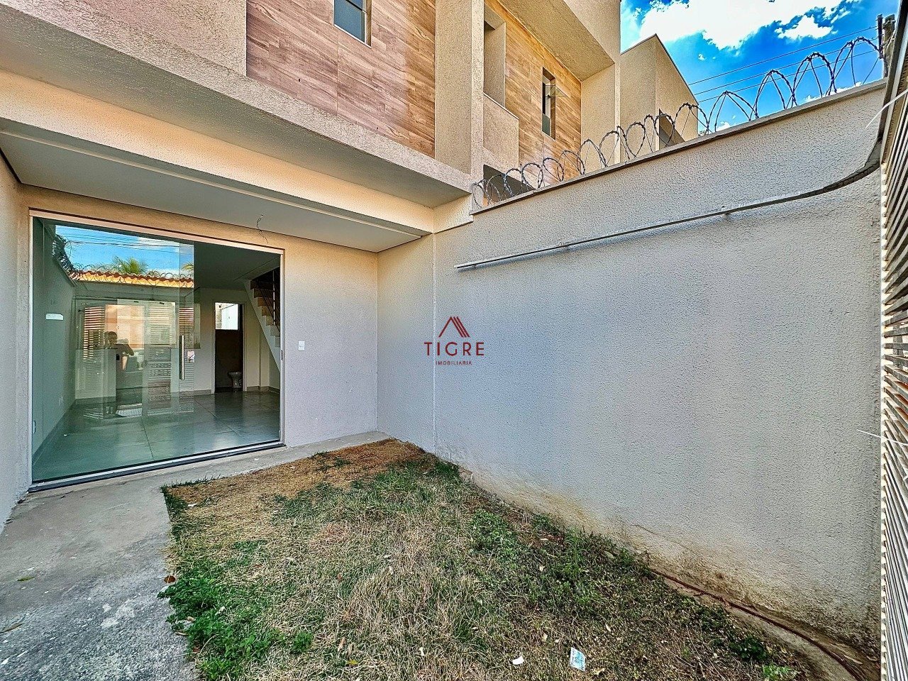 Casa com 2 quartos — Planalto, Belo Horizonte