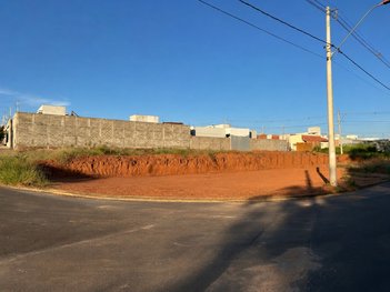 land_lot em Avenida Doutor Italo Gabriel Lofrano, Residencial Las Palmas - Matão - SP