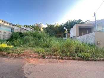 land_lot em Rua Miguel Vieira Júnior, Centro - Ouro Branco - MG