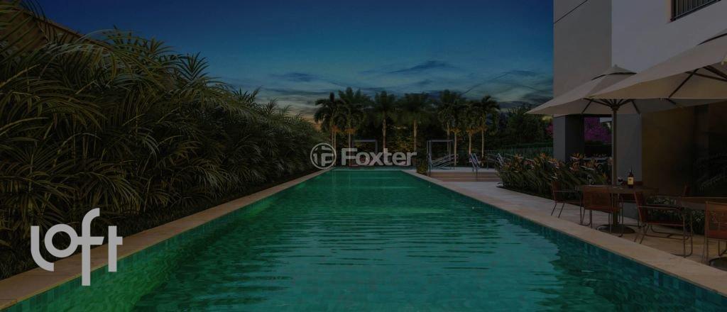 piscina-com-deck-de-madeira-e-vista-para-o-jardim.jpeg