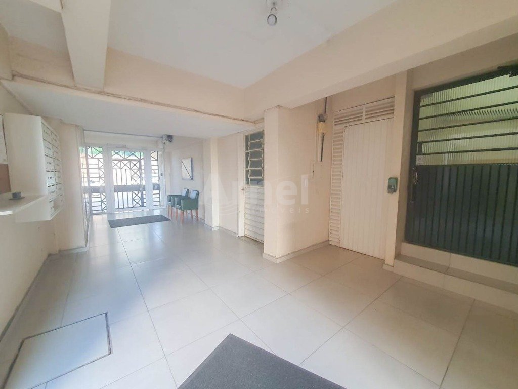 03 HALL