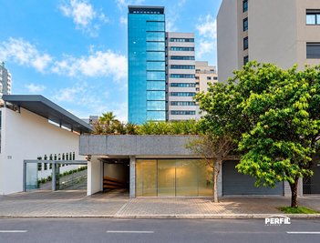commercial_building em Rua Os Dezoito do Forte, Centro - Caxias do Sul - RS