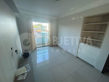 apartment em Rua Benjamin Alves Santos, Saraiva - Uberlândia - MG