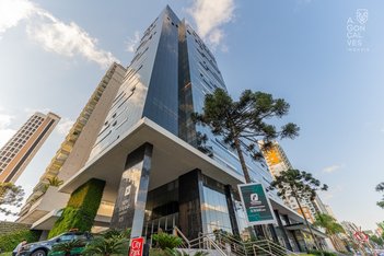 office em Avenida Silva Jardim, Água Verde - Curitiba - PR