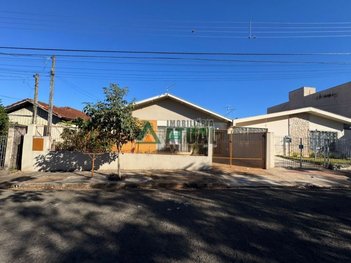 house em Travessa Padre Almeida, Petrópolis - Londrina - PR