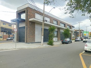 business em Rua Treze de Maio, Vila Olivo - Valinhos - SP