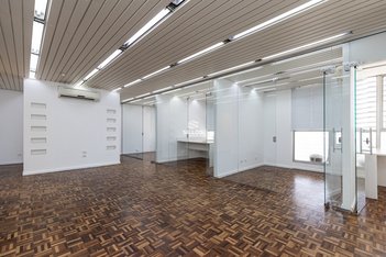 office em Rua Comendador Araújo, Centro - Curitiba - PR