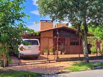 house em Avenida Rio Grande do Sul, Laranjal - Pelotas - RS