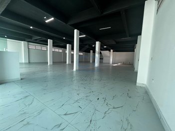 business em Avenida Presidente Kennedy, Guilhermina - Praia Grande - SP