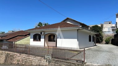 house em Rua Erich Brietzig, Iririú - Joinville - SC