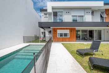 house em Ivo Walter Kern, Hípica - Porto Alegre - RS