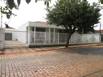 house em Avenida Dom Pedro II, Centro - Araraquara - SP