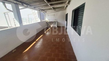 apartment em Avenida Cesário Crosara, Presidente Roosevelt - Uberlândia - MG